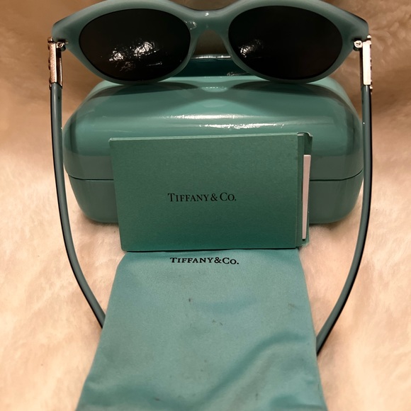NWOT Authentic Tiffany & Co. designer sunglasses - Picture 8 of 10